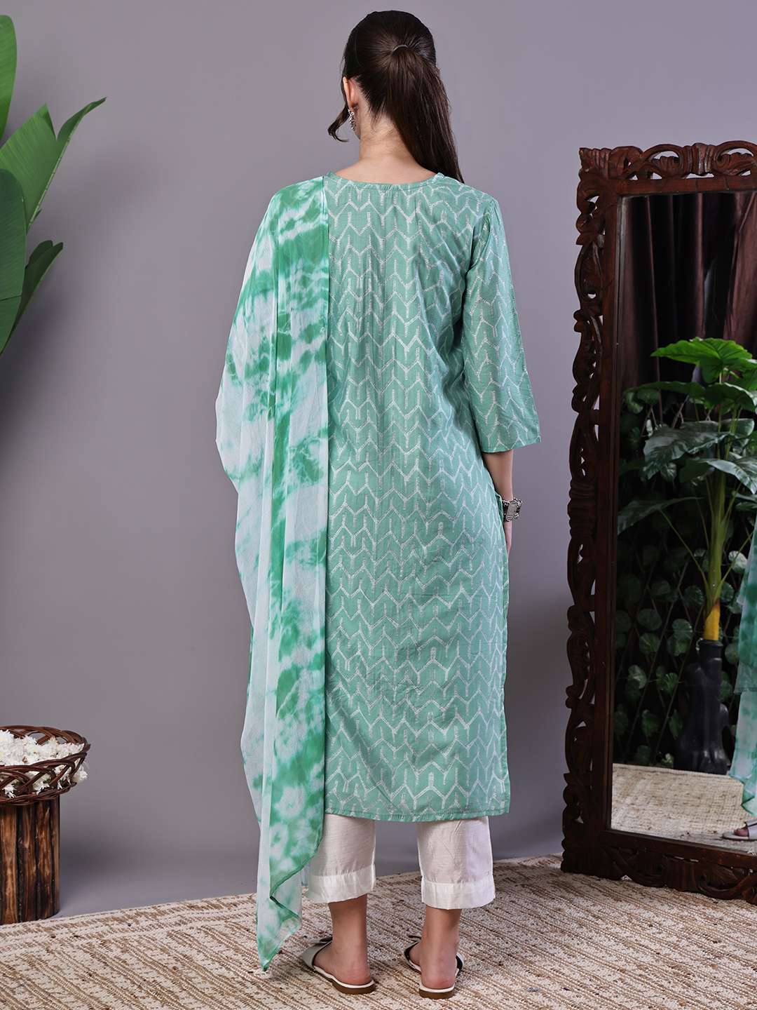 Women's Mint Green Chanderi Embroidered Kurta Set with Dupatta Suit Sets - Image 2